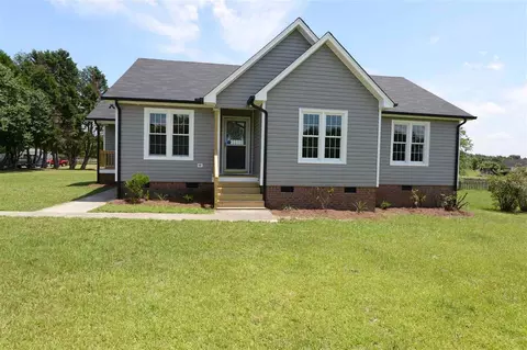 104 Creekstone Dr, Benson, NC 27504 photo 1