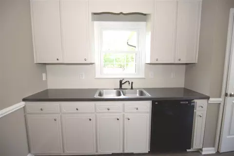 104 Creekstone Dr, Benson, NC 27504 photo 8