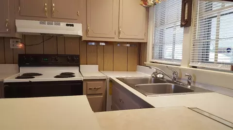 304 E H St, Erwin, NC 28339 photo 10