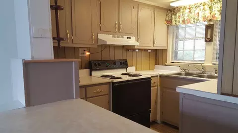 304 E H St, Erwin, NC 28339 photo 9