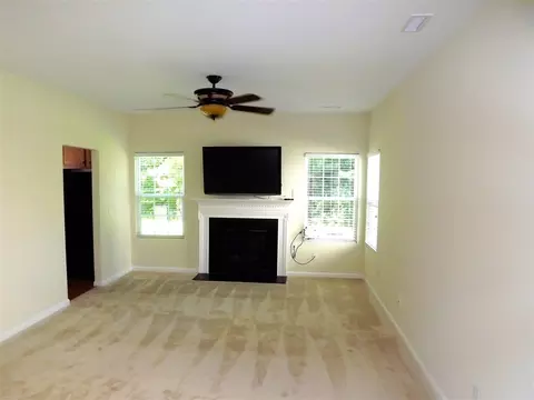312 Weeping Willow Dr, Durham, NC 27704 photo 3