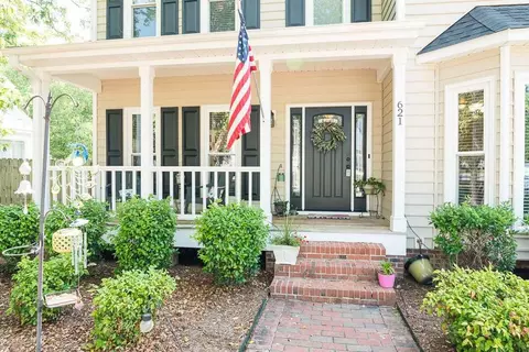 621 Commander Dr, Wendell, NC 27591 photo 2