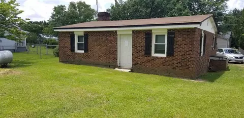102 Norris Ln, Benson, NC 27504 photo 3