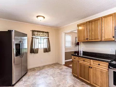 305 Clapp St, Graham, NC 27253 photo 4