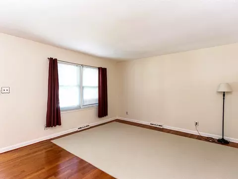 305 Clapp St, Graham, NC 27253 photo 3
