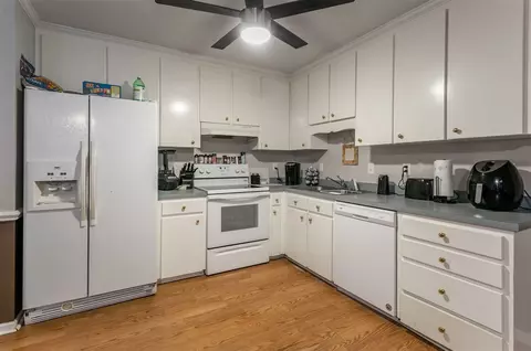 301 Still Meadows Ct, Benson, NC 27504 photo 9