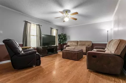 301 Still Meadows Ct, Benson, NC 27504 photo 5