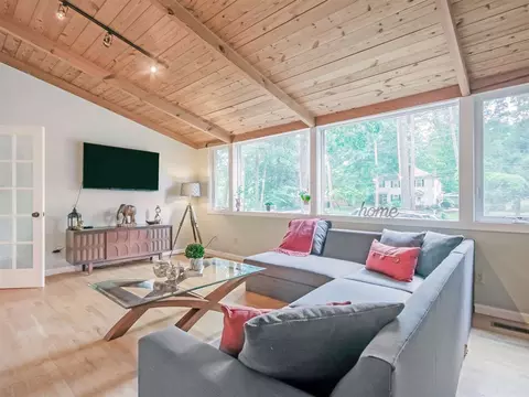 2644 University Dr, Durham, NC 27707 photo 4