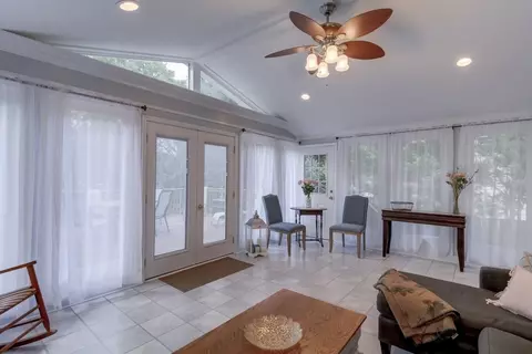 429 E Millbrook Rd, Raleigh, NC 27609 photo 9
