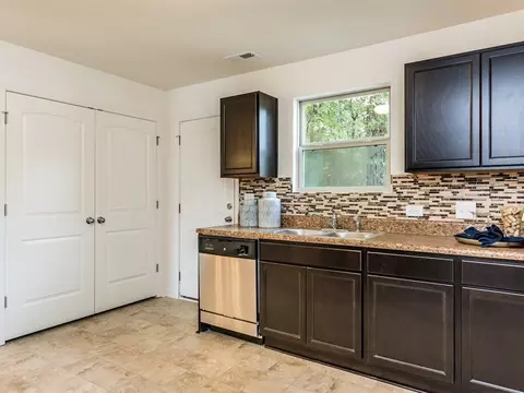 26 Rochambeau Ct, Durham, NC 27704 photo 6