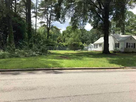 2807 Omah St, Durham, NC 27705 photo 2