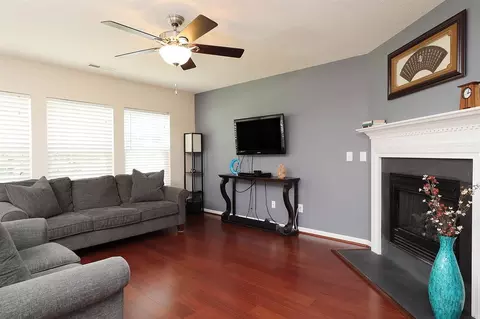 834 Statler Dr, Durham, NC 27703 photo 3