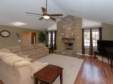 141 Carmil Dr, Selma, NC 27576 photo 4