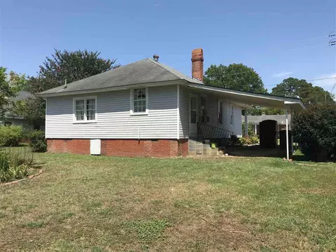 202 N 10th St, Erwin, NC 28339 photo 9
