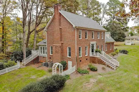 3908 E Valley Ct, Raleigh, NC 27606 photo 2