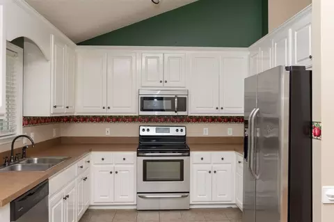 119 Phyllis Dr, Benson, NC 27504 photo 2