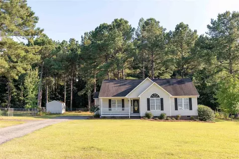 119 Phyllis Dr, Benson, NC 27504 photo 1