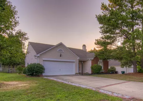12 Windsor Glen Dr, Durham, NC 27703 photo 2