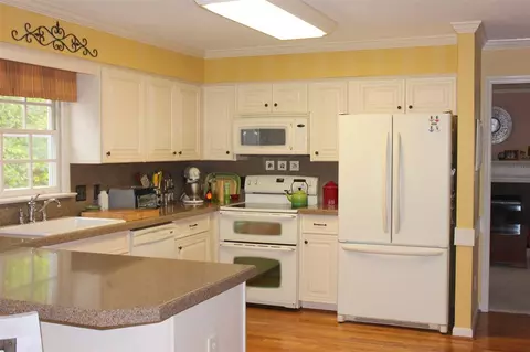 101 Waterfall Ct, Cary, NC 27513 photo 2
