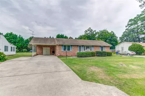 28 Pinecrest St, Smithfield, NC 27577 photo 2
