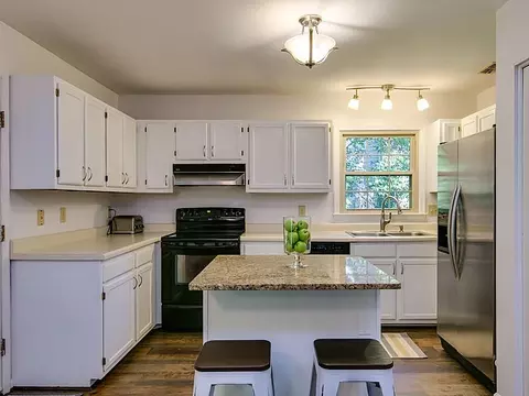 10 Briarfield Ct, Durham, NC 27713 photo 7