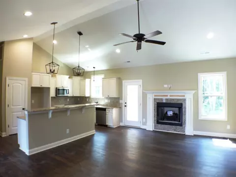 218 Spruce Dr, Benson, NC 27504 photo 7