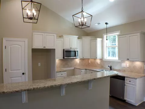 218 Spruce Dr, Benson, NC 27504 photo 2