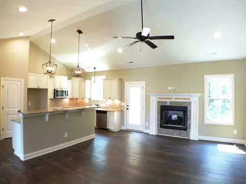 218 Spruce Dr, Benson, NC 27504 photo 8