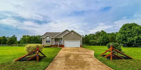 609 Cross Pointe Ln, Garner, NC 27529 photo 1