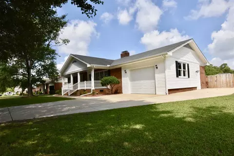 100 Marion Dr, Erwin, NC 28339 photo 4