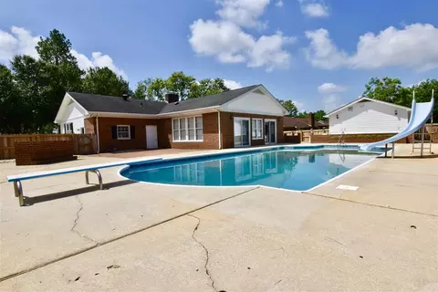 100 Marion Dr, Erwin, NC 28339 photo 6