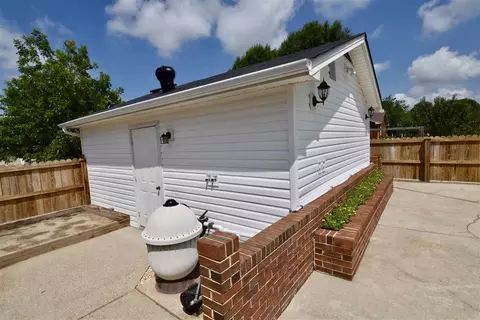 100 Marion Dr, Erwin, NC 28339 photo 8