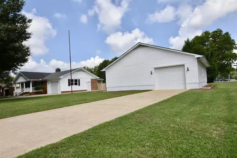 100 Marion Dr, Erwin, NC 28339 photo 3