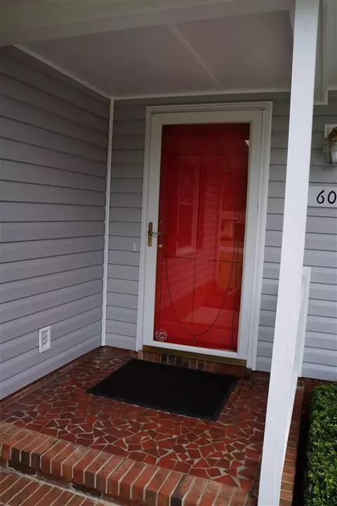 609 Devon Pl, Zebulon, NC 27597 photo 2
