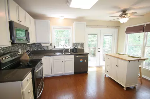 701 Midsummer Ln, Apex, NC 27502 photo 9