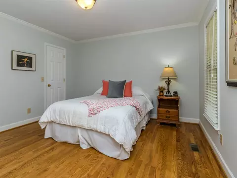 5512 Pine Leaf Ct, Raleigh, NC 27606 photo 10