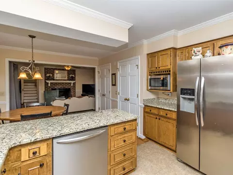 5512 Pine Leaf Ct, Raleigh, NC 27606 photo 6