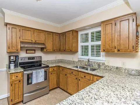 5512 Pine Leaf Ct, Raleigh, NC 27606 photo 5