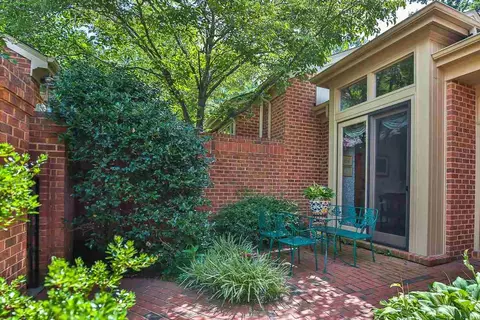16 Innisfree Dr, Durham, NC 27707 photo 2