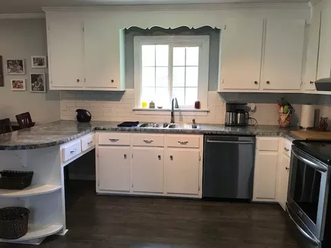 111 Crestview Dr, Durham, NC 27712 photo 6