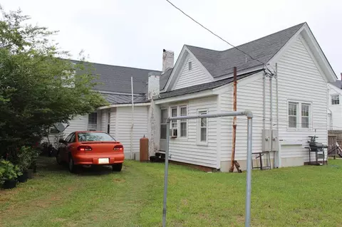 404 E Hill St, Benson, NC 27504 photo 8