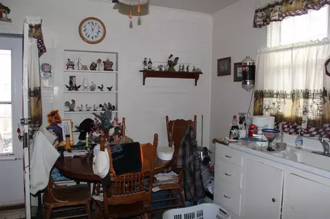 404 E Hill St, Benson, NC 27504 photo 7