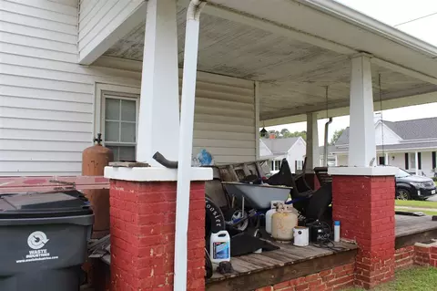 404 E Hill St, Benson, NC 27504 photo 3