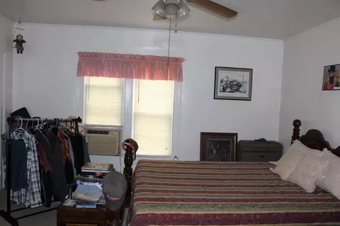 404 E Hill St, Benson, NC 27504 photo 11