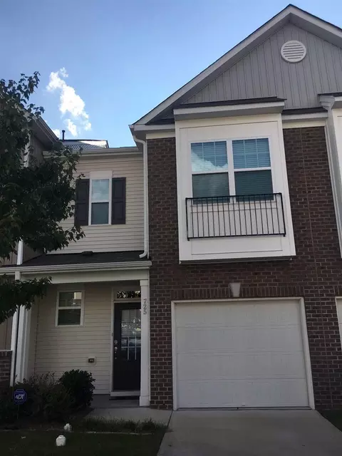 725 Silver Stream Ln, Cary, NC 27519 photo 1