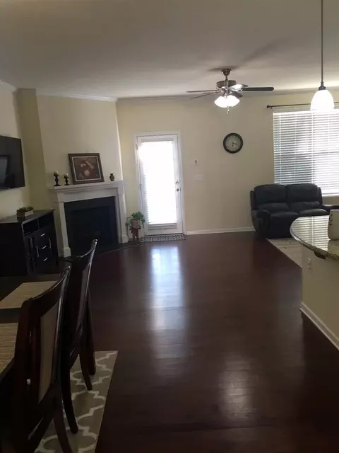 725 Silver Stream Ln, Cary, NC 27519 photo 4