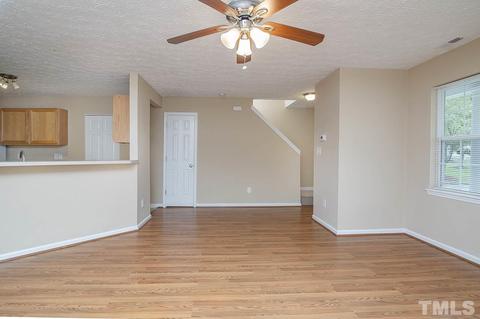 18 Redstone Ct, Durham, NC 27703 photo 6