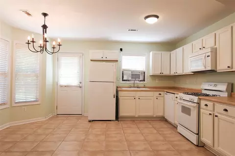 1610 Logan St, Durham, NC 27704 photo 2
