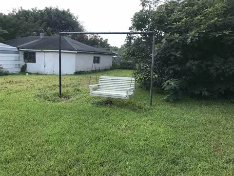 105 W D St, Erwin, NC 28339 photo 3