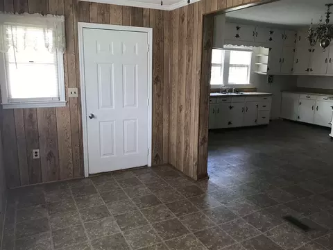 105 W D St, Erwin, NC 28339 photo 7